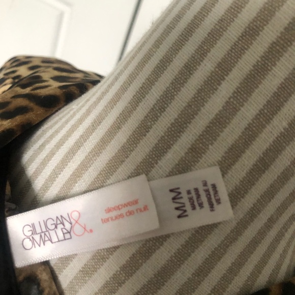 Gillian & O’Malley Satin Cheetah Print Top - Picture 7 of 7